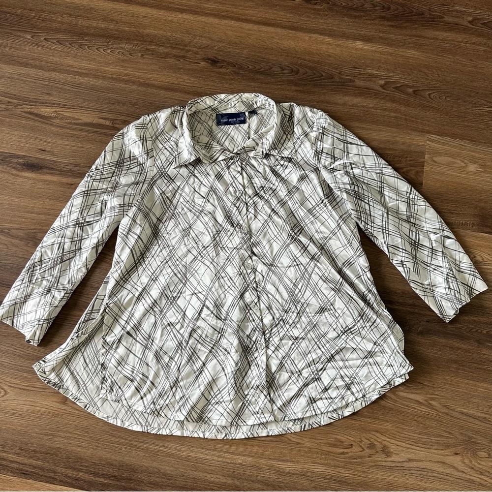 Susan Graver Style Long Sleeve‎ Button Blouse Large Ivory Gray Geometric Satin